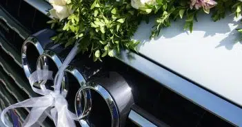 Comment faire un noeud de mariage pour voiture ?