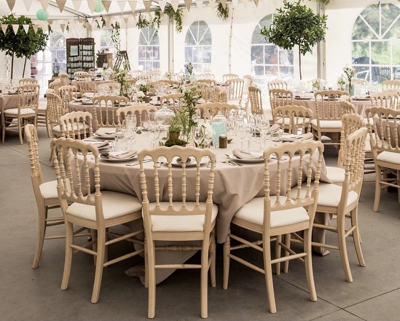 Comment se passe la location des chaises ?