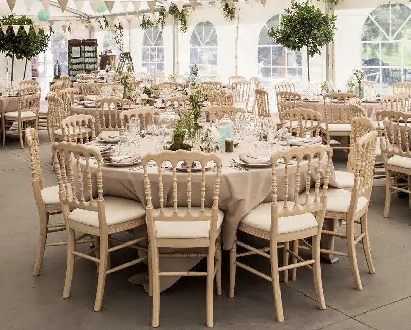 Comment se passe la location des chaises ?